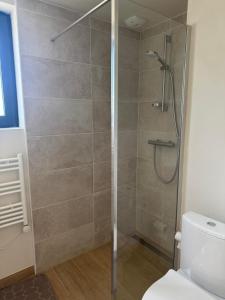 Φωτογραφία από το άλμπουμ του Studio neuf dans un espace boisé σε Locronan