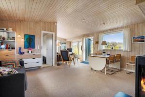 Μια τηλεόραση ή/και κέντρο ψυχαγωγίας στο Testadresse