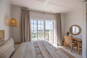 Postel nebo postele na pokoji v ubytování Ohana Retreat - Unbeatable Location - Sea Views