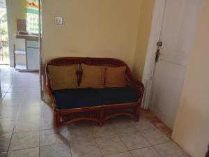 Χώρος καθιστικού στο Nature Lodge in Portland