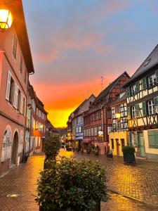 Tòa nhà nơi căn hộ tọa lạc