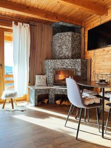 TV a/nebo společenská místnost v ubytování Casa Mia Resort + 77 fotografií