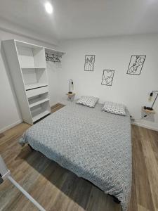 Ένα ή περισσότερα κρεβάτια σε δωμάτιο στο Apartment +28 φωτογραφίες