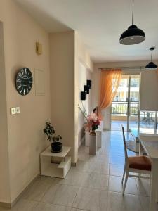 Posezení v ubytování Royal Seacrest F 103