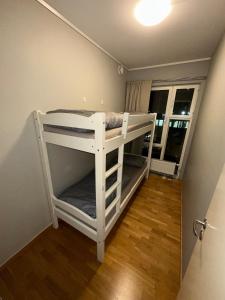 Postel nebo postele na pokoji v ubytování Cozy and modern apartment in the heart of OSLO