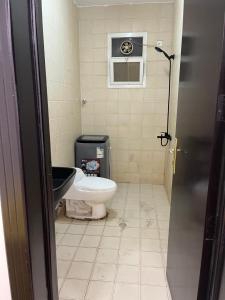 Ένα μπάνιο στο شقة فاخرة غرفتين نوم ماستر مع صالة