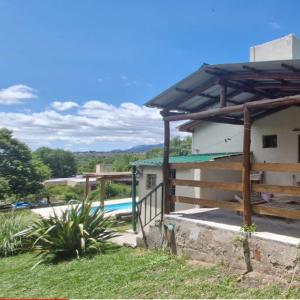 Bazén v ubytování La Maru nebo v jeho okolí