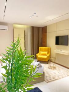 Μια τηλεόραση ή/και κέντρο ψυχαγωγίας στο Atlantis Hotel +10 φωτογραφίες