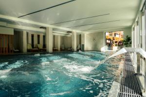 Bazén v ubytování Maison Poluc Boutique Hotel nebo v jeho okolí