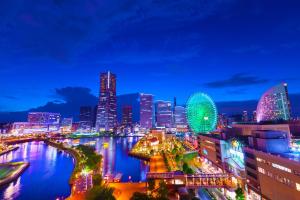 Vista generica su Yokohama o vista sulla città dall'interno dell'hotel