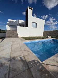 Bazén v ubytování CountryHome Tierra Alta nebo v jeho okolí