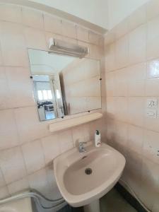 O baie la City Center Apartment Fez +15 fotografii