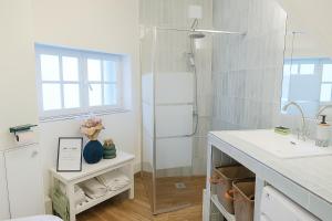 Koupelna v ubytování La Rosay Color