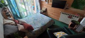 Μια τηλεόραση ή/και κέντρο ψυχαγωγίας στο Studio Nature et Beauregard 30m2 en duplex proche lac, cures thermales et commerces