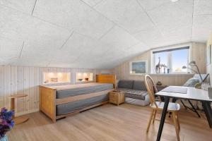 Ένα ή περισσότερα κρεβάτια σε δωμάτιο στο 20513-Samso-Strandlykken-3