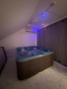 Giường trong phòng chung tại B&M Studio self-check in