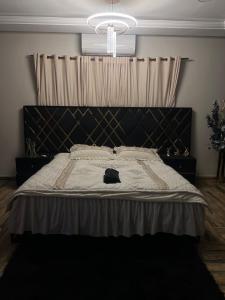 Afbeelding uit fotogalerij van Modern 2BHK ApartmentPool Netflix in Rawalpindi +15 foto's