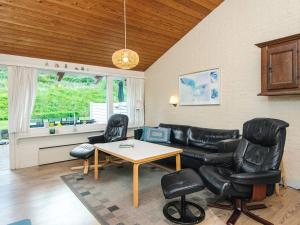 Χώρος καθιστικού στο 6 person holiday home in Aabenraa