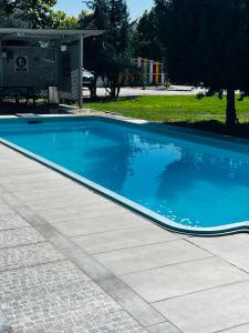 Φωτογραφία από το άλμπουμ του Otopeni Suite - King Bed - Free Shuttle Included στο Otopeni