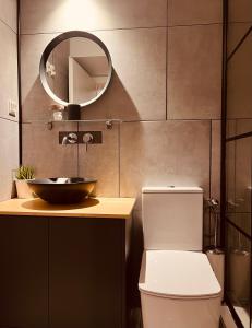 Φωτογραφία από το άλμπουμ του Otopeni Suite - King Bed - Free Shuttle Included στο Otopeni