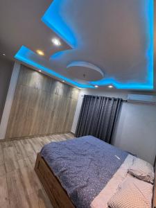 Postel nebo postele na pokoji v ubytování Yussals Luxury Apartment