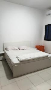 Afbeelding uit fotogalerij van résidence casa meublé in Ziguinchor +15 foto's