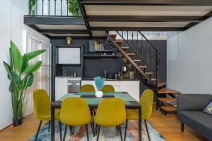 Μια τηλεόραση ή/και κέντρο ψυχαγωγίας στο Excellent Apartment in the center of Milan