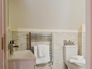 Koupelna v ubytování Red Lion Lodge + 6 fotografií