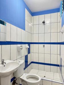 Koupelna v ubytování Hospedaje obsesión