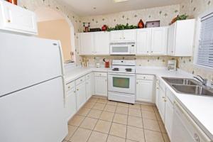 Η κουζίνα ή μικρή κουζίνα στο Arbor Trace 322 +3 φωτογραφίες