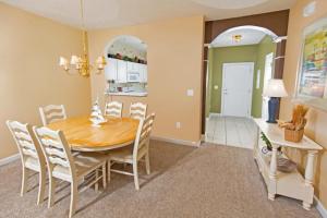 Η κουζίνα ή μικρή κουζίνα στο Arbor Trace 322