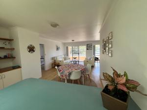 Φωτογραφία από το άλμπουμ του Warriewood Waves - Beachside Retreat for Two σε Warriewood