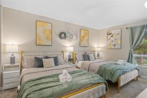 Postel nebo postele na pokoji v ubytování 2BR 1Bth King Bed,Pool,HotTub,2 Parking,Mira Mesa + 25 fotografií