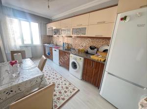 Η κουζίνα ή μικρή κουζίνα στο IS laam Hotel