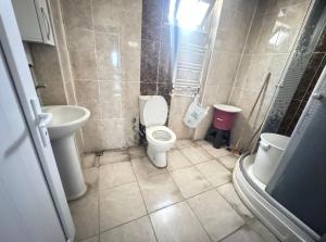 Ένα μπάνιο στο IS laam Hotel