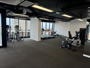 Fitness centrum a/nebo fitness zařízení v ubytování The Solace - Urban Retreat in Adelaide CBD
