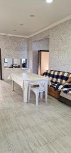 Kuchyň nebo kuchyňský kout v ubytování Gabala Apartment