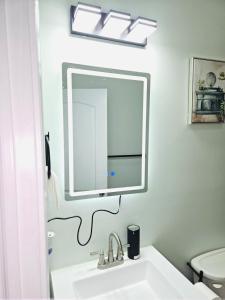 Ένα μπάνιο στο Home away from home +6 φωτογραφίες