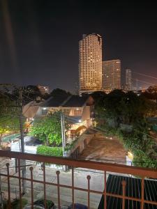 Το κτήριο όπου στεγάζεται  το ξενοδοχείο διαμερισμάτων