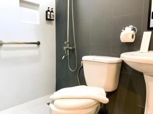 Ένα μπάνιο στο Tuscany Basic Urban Stay +35 φωτογραφίες