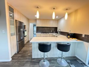 Η κουζίνα ή μικρή κουζίνα στο Shah Homestay