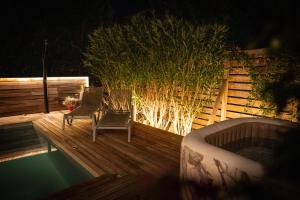 Bazén v ubytování A Stalla di i Sensi - Chambre romantique avec spa nebo v jeho okolí