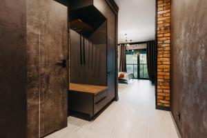 Foto Wrocławis asuva majutusasutuse Walońska 19 - Luxury Loft Apartment - siłownia, sauna, self-check in - Fair Rentals galeriist +12 fotot