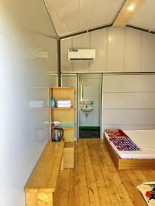 Köök või kööginurk majutusasutuses Du lịch Người Giữ Rừng