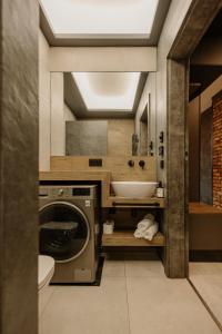 Vannituba majutusasutuses Walońska 19 - Luxury Loft Apartment - siłownia, sauna, self-check in - Fair Rentals