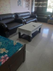 Gallery image of Stay Inn Homestay -Couple & Family friendly-Premium Studio -prime location-Easy access to Mall Rd-city view-Wifi-Smart TV Netflix-kitchen in Solan