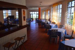 En restaurant eller et andet spisested på Estalagem Corte do Norte