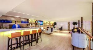 Lounge nebo bar v ubytování Echarm Hotel Guizhou Xingyi Jushan Avenue