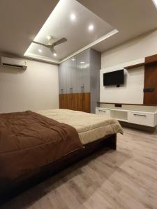 Φωτογραφία από το άλμπουμ του Luxurious 4BHK for Elderly Tourists Medical Tourists and Persons with Enhanced Needs Dwarka Sector 12 στο Νέο Δελχί