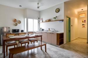 Η κουζίνα ή μικρή κουζίνα στο the olive